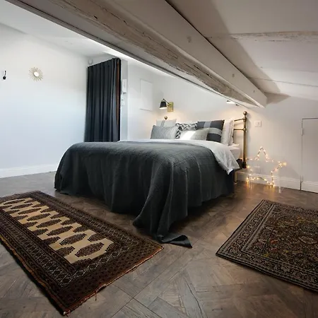Cocoon Loft - Magnifique Loft Sous Toit, Refait A Neuf, Vues Splendides, Clim, Wifi דירה
